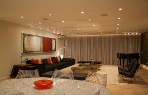 salon-moderne-plafond-eclairage-encastre